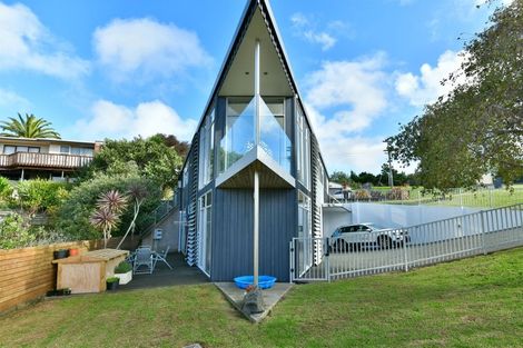 Photo of property in 2 Ferndale Drive, Snells Beach, 0920