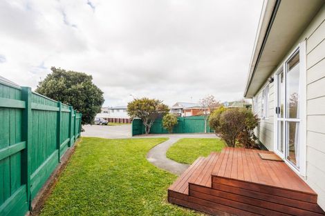 Photo of property in 28 Tiller Close, Kelvin Grove, Palmerston North, 4414