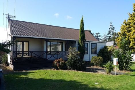 Photo of property in 74 Eversham Road, Mount Maunganui, 3116