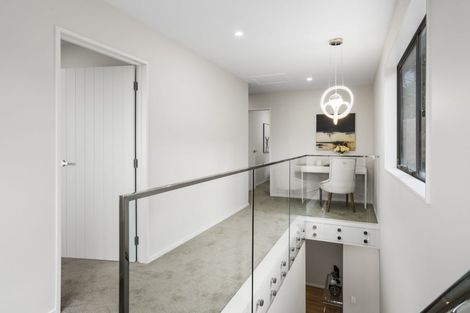 Photo of property in 1/15d Verran Road, Birkenhead, Auckland, 0626