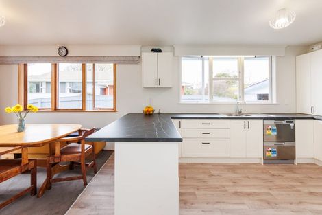 Photo of property in 27 Parkland Crescent, Terrace End, Palmerston North, 4410