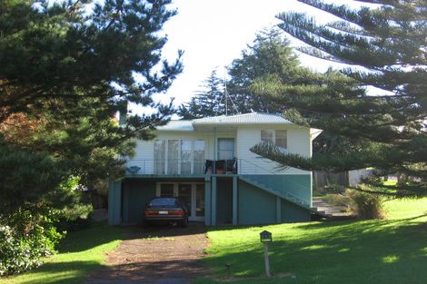 Photo of property in 13 Kashmir Road, Glen Eden, Auckland, 0602