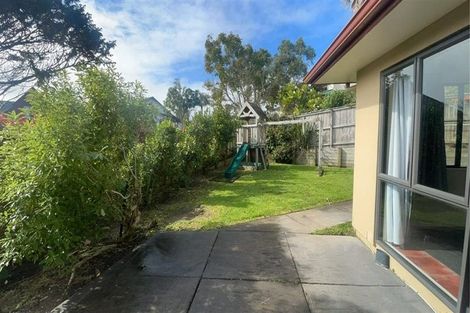 Photo of property in 2 Byblos Place, The Gardens, Auckland, 2105