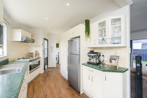 Photo of property in 22 Rhodes Drive, Kelvin Grove, Palmerston North, 4414