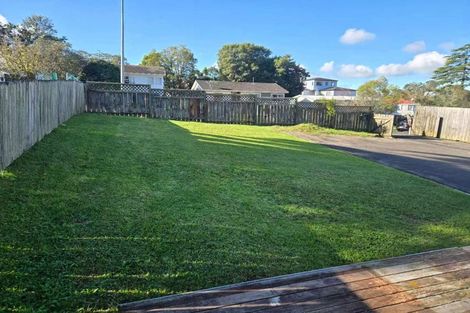 Photo of property in 11 Halberg Street, Glenfield, Auckland, 0629