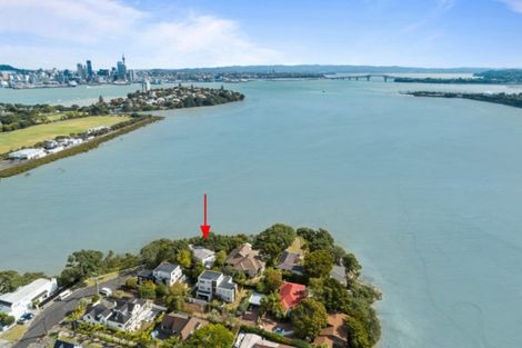 Photo of property in 96 Ngataringa Road, Devonport, Auckland, 0624