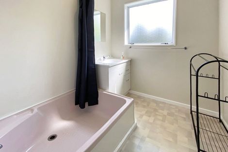 Photo of property in 9 Coromandel Court, Roslyn, Palmerston North, 4414