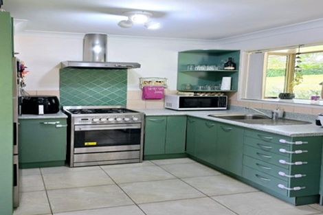 Photo of property in 188a Henderson Valley Road, Henderson, Auckland, 0612