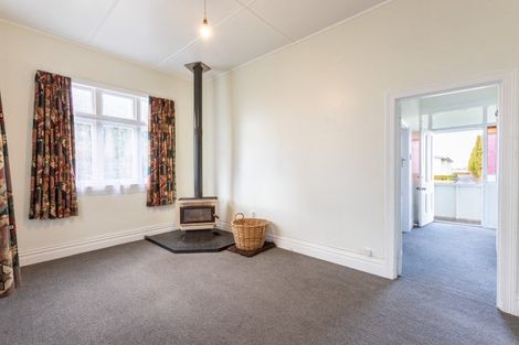 Photo of property in 18 Cole Street, Dannevirke, 4930