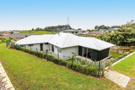 Photo of property in 17a Heta Road, Highlands Park, New Plymouth, 4312