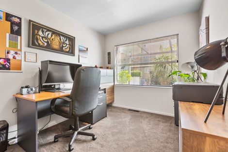 Photo of property in 84b Carrington Street, Lower Vogeltown, New Plymouth, 4310