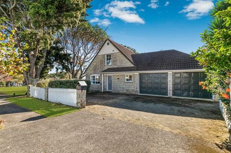 Photo of property in 1/10 Grande Vue Road, Hillpark, Auckland, 2102