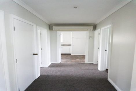 Photo of property in 36 Crewe Crescent, Hokowhitu, Palmerston North, 4410