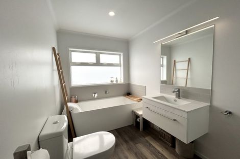 Photo of property in 14a West Hoe Road, Orewa, 0931