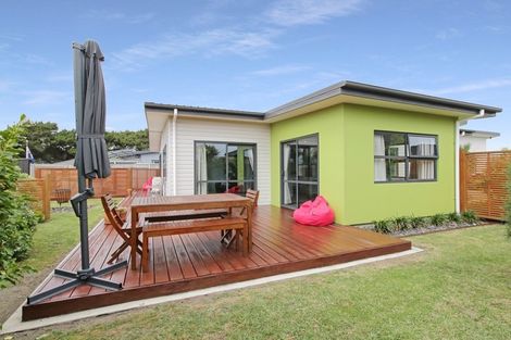 Photo of property in 9 Oxnam Place, Foxton Beach, Foxton, 4815