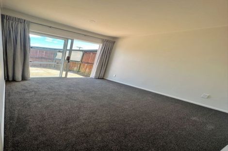 Photo of property in 1/82 Manuka Road, Glenfield, Auckland, 0629