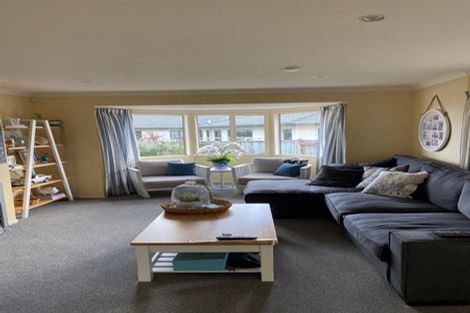 Photo of property in 72a Summerhill Drive, Fitzherbert, Palmerston North, 4410