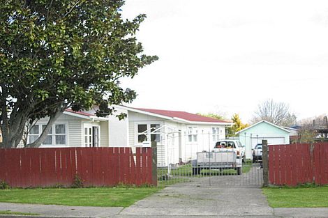 Photo of property in 21 Rata Avenue, Edgecumbe, 3120