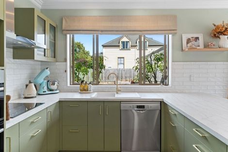 Photo of property in 72 Venice Street, Martinborough, 5711