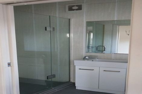 Photo of property in 14 Woodstock Road, Forrest Hill, Auckland, 0620