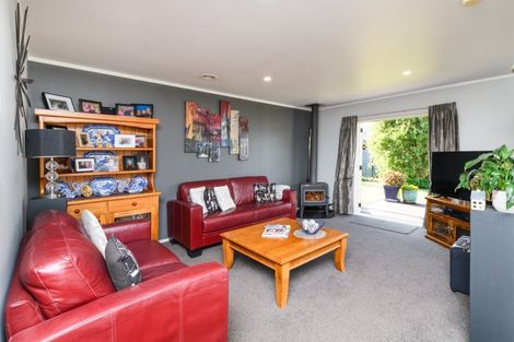 Photo of property in 101 Peter Hall Drive, Kelvin Grove, Palmerston North, 4414