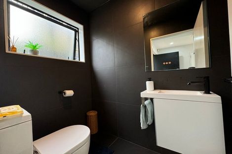 Photo of property in 111d Woodglen Road, Glen Eden, Auckland, 0602