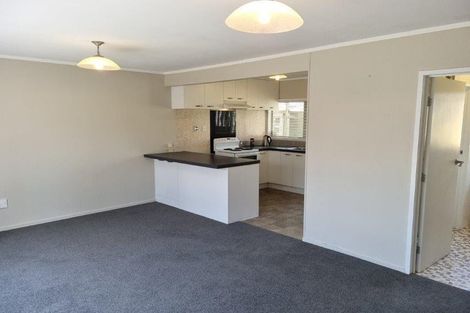 Photo of property in 37 Graham Avenue, Te Atatu Peninsula, Auckland, 0610