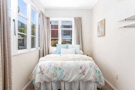 Photo of property in 20a Steyne Avenue, Plimmerton, Porirua, 5026