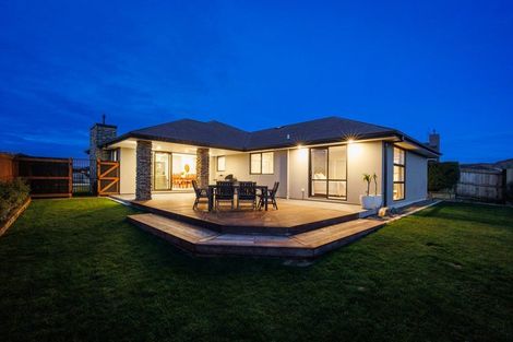 Photo of property in 156 Pacific Drive, Fitzherbert, Palmerston North, 4410
