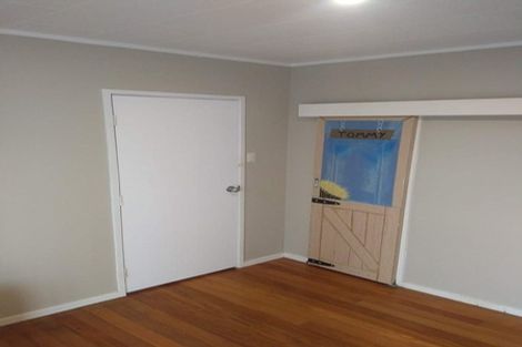 Photo of property in 59 Chilcott Road, Henderson, Auckland, 0612