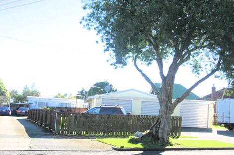 Photo of property in 4/15 Halsey Road, Manurewa, Auckland, 2102