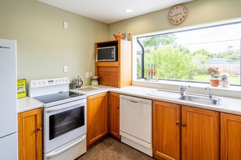 Photo of property in 110 Renown Road, Raumati South, Paraparaumu, 5032