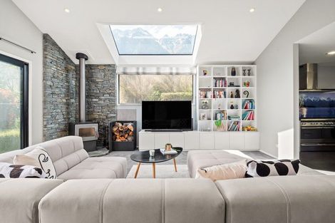 Photo of property in 27 Pendeen Crescent, Jacks Point, Queenstown, 9371