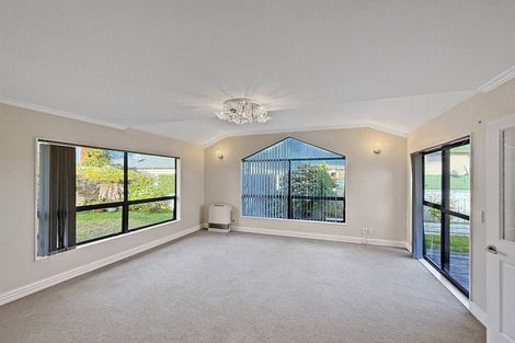 Photo of property in 10 Cabbage Tree Grove, Woodridge, Wellington, 6037