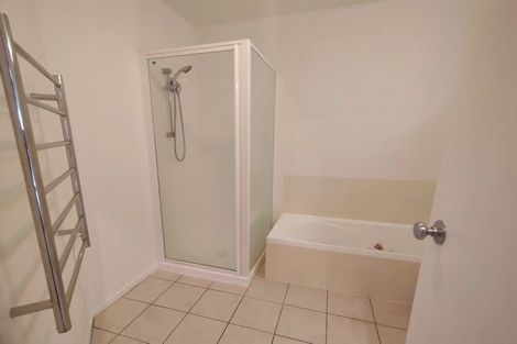 Photo of property in 10/42 Fields Parade, Oteha, Auckland, 0632