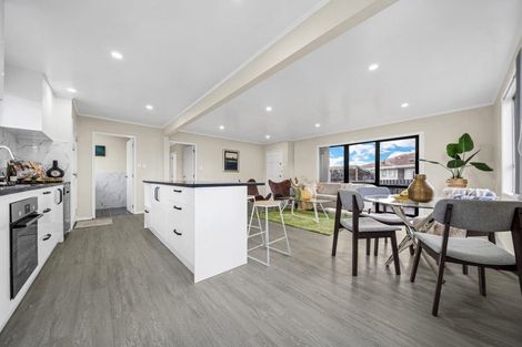 Photo of property in 11 Dorendia Place, Clendon Park, Auckland, 2103