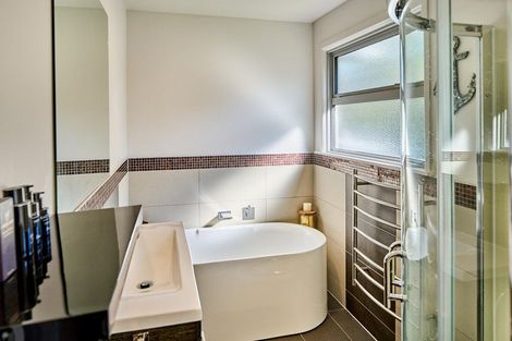 Photo of property in 92 Mana View Road, Paremata, Porirua, 5026