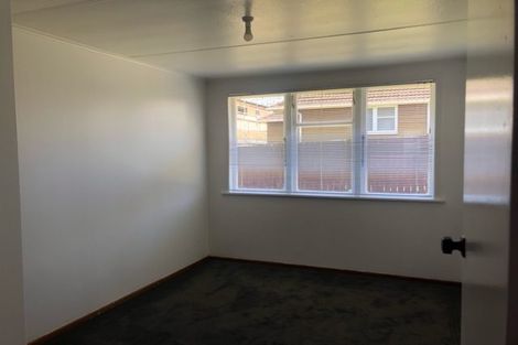 Photo of property in 3164 Great North Road, New Lynn, Auckland, 0600