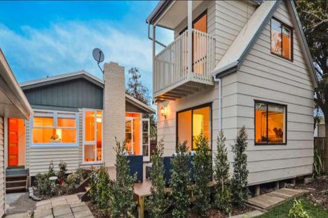 Photo of property in 36 Sylvia Road, Hillcrest, Auckland, 0627