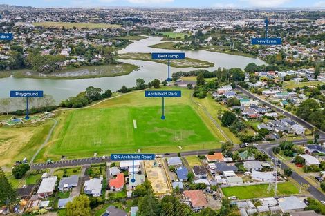 Photo of property in 124 Archibald Road, Kelston, Auckland, 0602