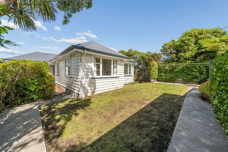 Photo of property in 3 Mertoun Terrace, Highbury, Wellington, 6012