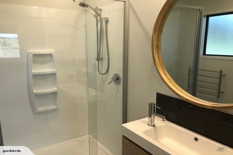 Photo of property in 13 Oxnam Place, Foxton Beach, Foxton, 4815