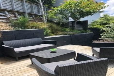 Photo of property in 5b Salmont Place, Kelburn, Wellington, 6012