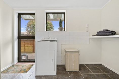 Photo of property in 48 Edward Avenue, Orewa, 0931