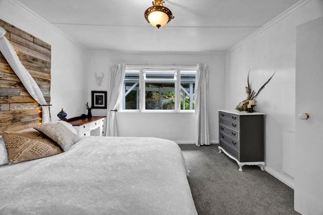 Photo of property in 12 Brooklands Road, New Plymouth, 4310