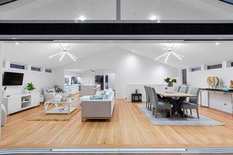 Photo of property in 112 Karewa Parade, Papamoa Beach, Papamoa, 3118