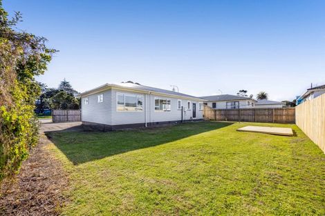 Photo of property in 23 Longfellow Road, Opunake, 4616