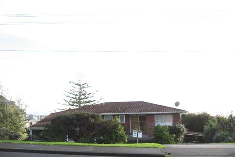 Photo of property in 18 Mellons Bay Road, Howick, Auckland, 2014