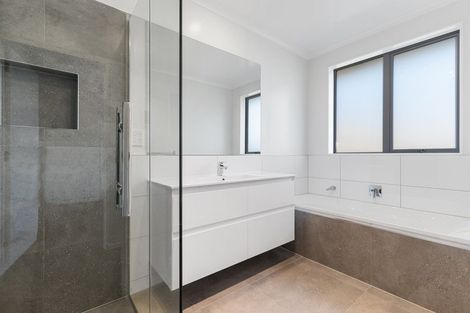 Photo of property in 60 Helenvale Crescent, Pokeno, 2402