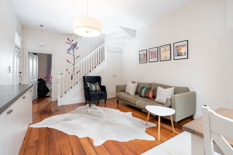 Photo of property in 5b Saint Mary Street, Thorndon, Wellington, 6011